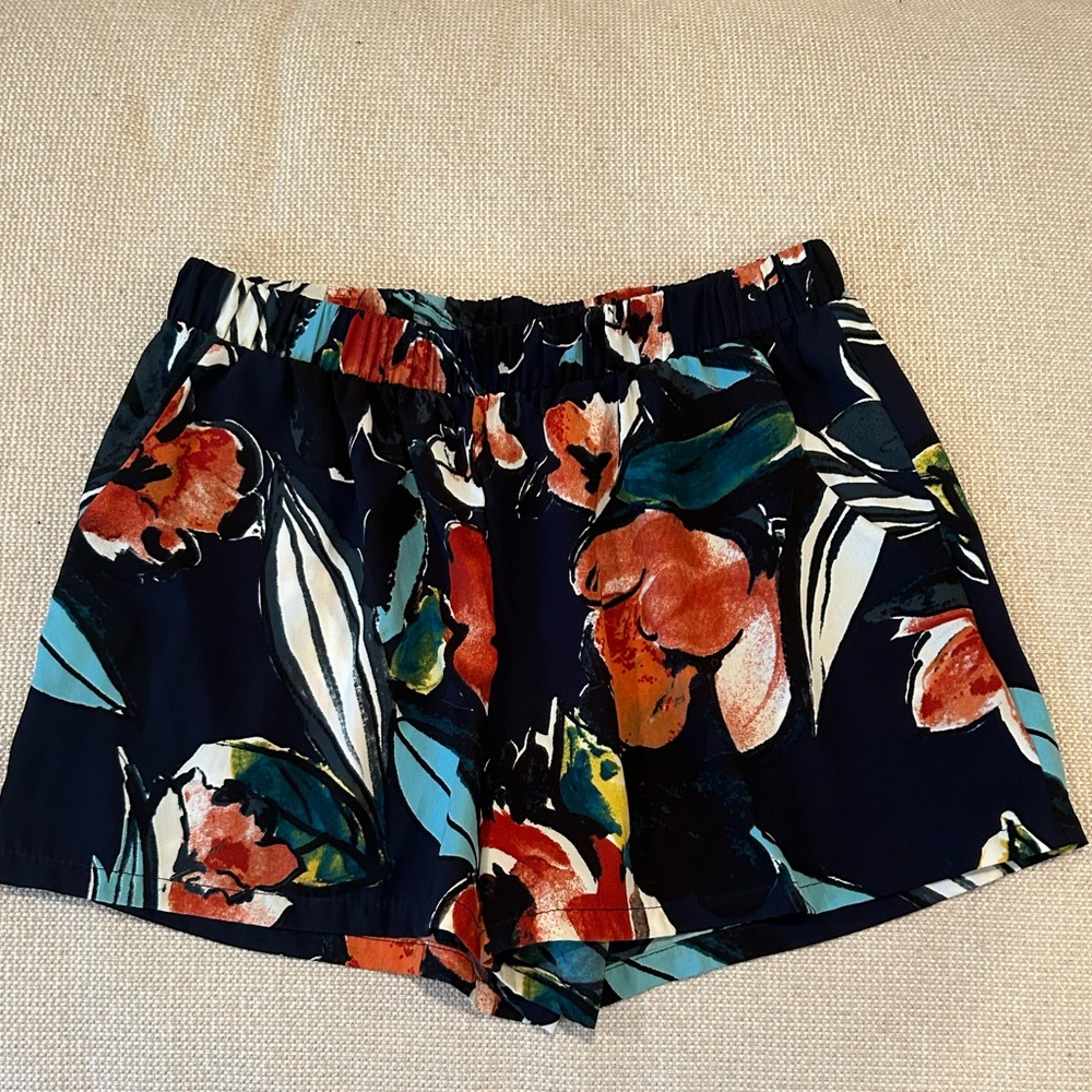 Flowy navy floral shorts